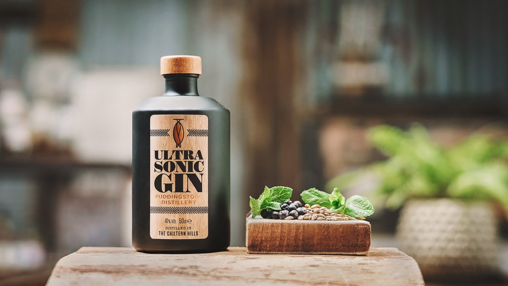 Ultrasonic Gin 001 Retouch