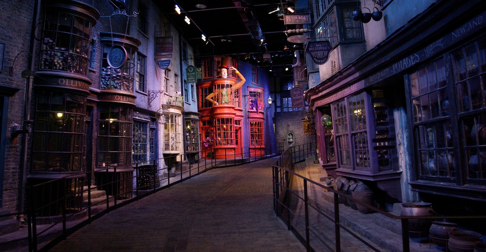 Diagon Alley Homepage Banner.jpg